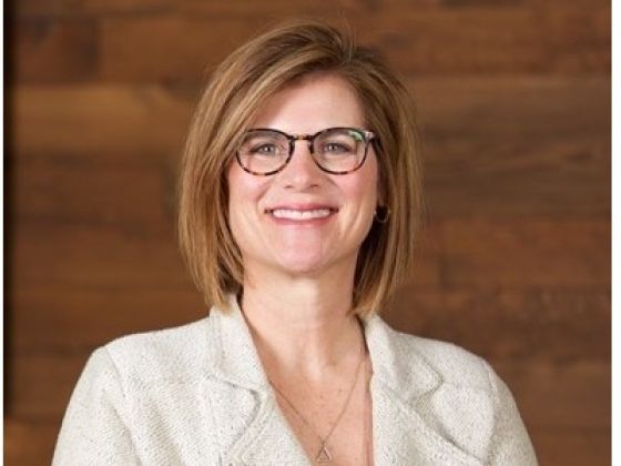 Headshot photo of Linda Nageotte