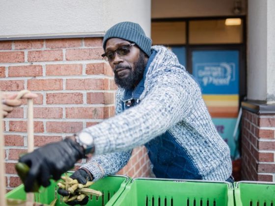 Kesu distributing food to furloughed federal workers in Maryland.