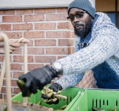 Kesu distributing food to furloughed federal workers in Maryland.