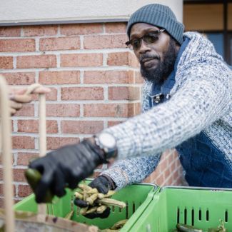 Kesu distributing food to furloughed federal workers in Maryland.