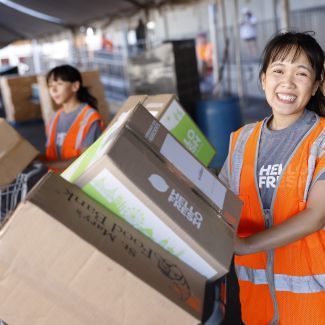 HelloFresh volunteers at Arizona food bank