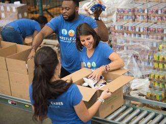 Nestle USA employees volunteering at food bank