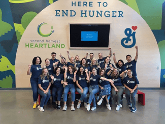 General Mills volunteers at Second Harvest Heartland.
