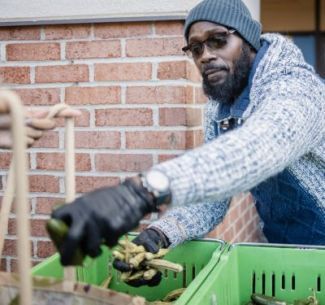 Kesu distributing food to furloughed federal workers in Maryland.