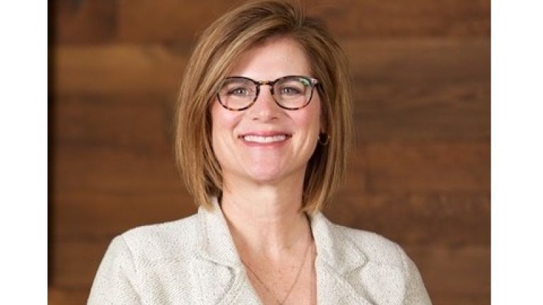 Headshot photo of Linda Nageotte