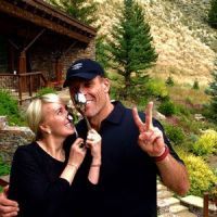 Tony Robbins and his wife